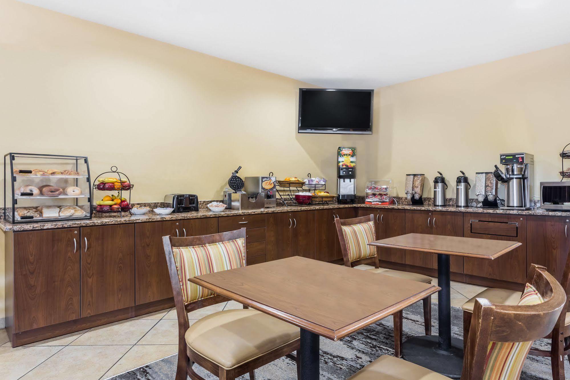 Microtel Inn And Suites By Wyndham Anderson Sc Exterior photo